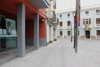 Bandera arcoíris en la Casa de Cultura
