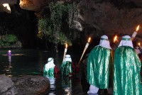 La Mora baja al Salto del Usero en Bullas, en la noche de San Juan como manda la tradición