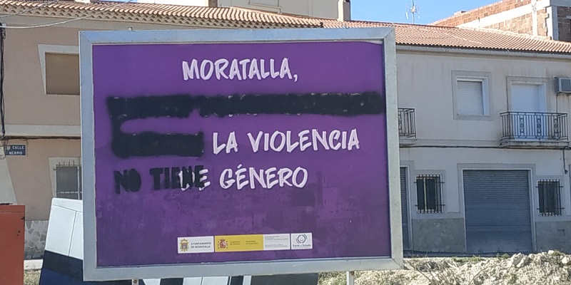 El Ayuntamiento de Moratalla rechaza las pintadas aparecidas en los carteles contra la violencia de género