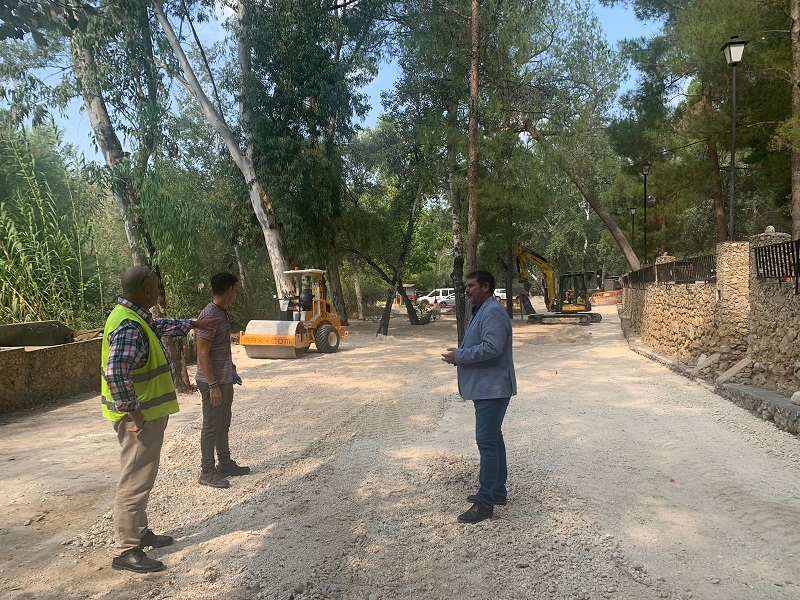 La Comunidad acondiciona la zona de recreo del paseo fluvial del Santuario de la Esperanza de Calasparra para mejorar la seguridad