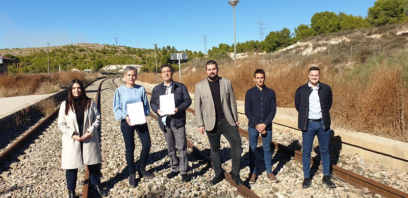 El Ayuntamiento y ADIF firman el contrato de arrendamiento de las estructuras ferroviarias del municipio de Calasparra