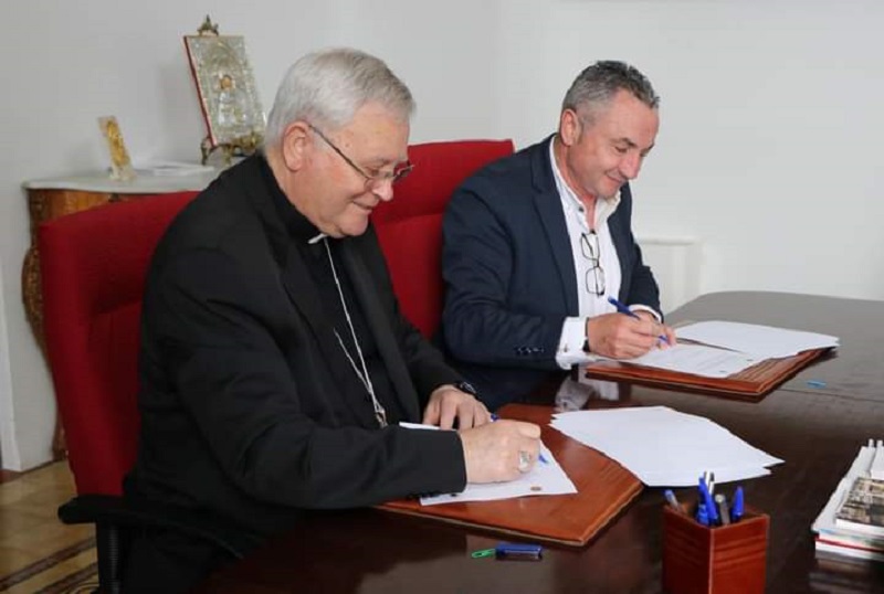 Un convenio de colaboracion entre el Ayuntamiento de Moratalla y el Obispado de Cartagena, permitirá la rehabilitación de la ermita de San Pedro, en Campo Bejar