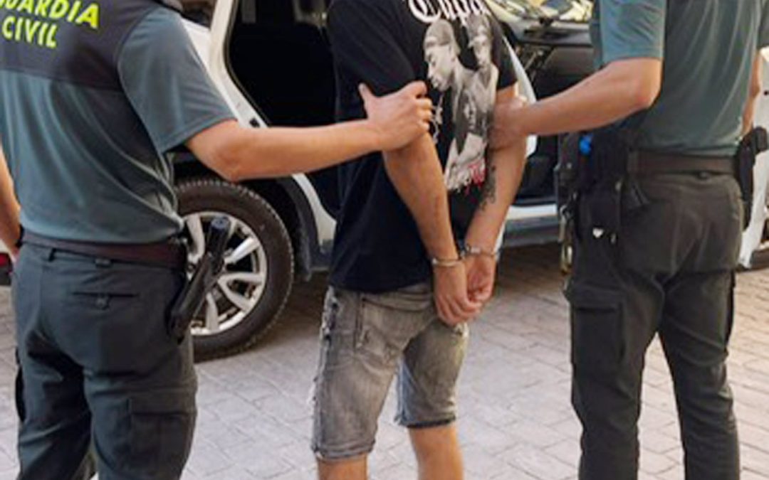Detienen a un violento delincuente cuando intentaba huir tras robar en un domicilio en Bullas