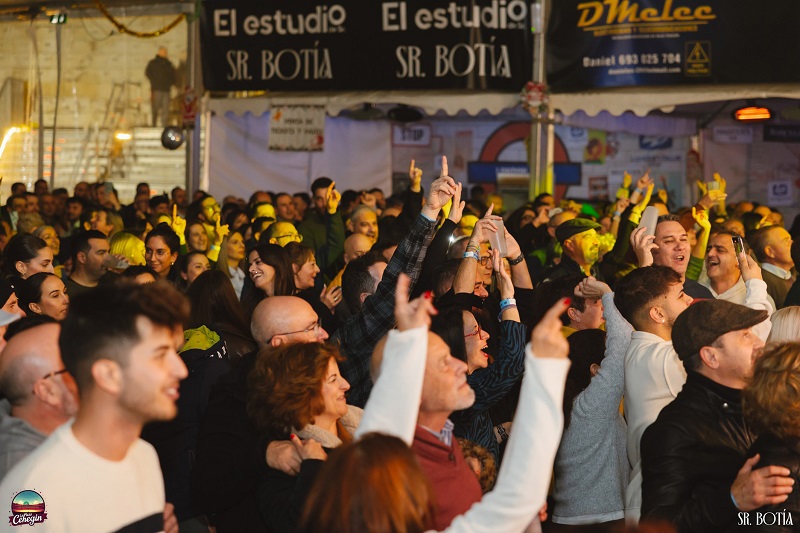La Plaza Cehegín reúne a más de 4.000 personas y se convierte en un referente de éxito de la Navidad del Noroeste murciano