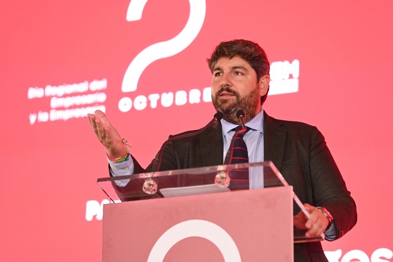 López Miras subraya el liderazgo económico de la Región en la celebración del Día del Empresario