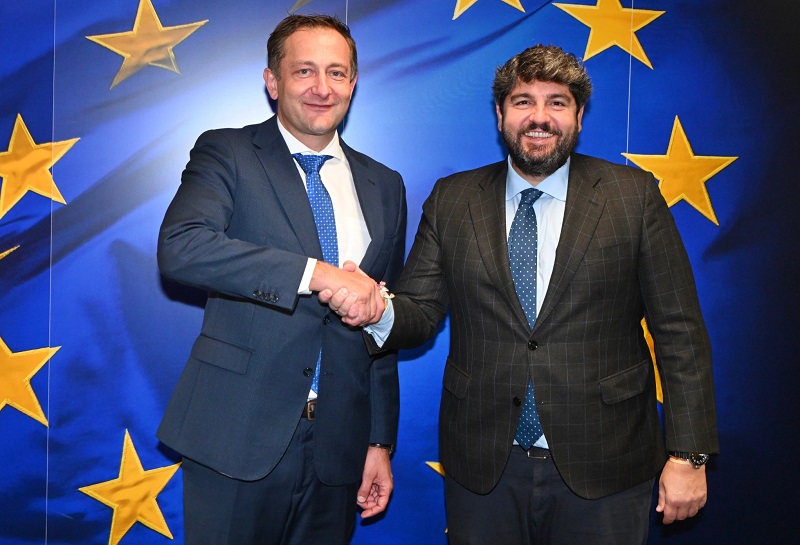 López Miras traslada al comisario de Agricultura de la UE la importancia de blindar el trasvase Tajo-Segura