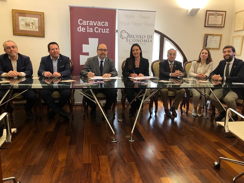 La consejera de Turismo valora la adhesión del Círculo de Economía al distintivo ‘Amigos del Camino de la Cruz de Caravaca’