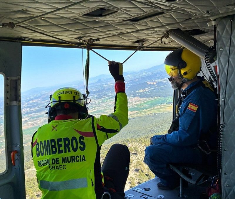 Servicios de emergencia rescatan a una excursionista en El Pico del Buitre, en Moratalla