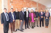 El presidente de la Cámara de Comercio de Murcia visita las obras de la Plaza de Abastos, la Escuela del Vino y El Coso