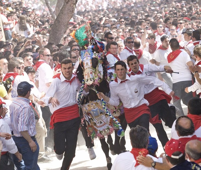 Moros, Cristianos y Caballos del Vino desfilarán por las calles de Caravaca de la Cruz el próximo mayo
