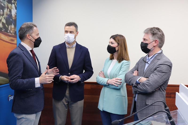 El PP impulsa un catálogo de fiestas ecuestres protegidas para blindar los Caballos del Vino y la Semana Santa de Lorca