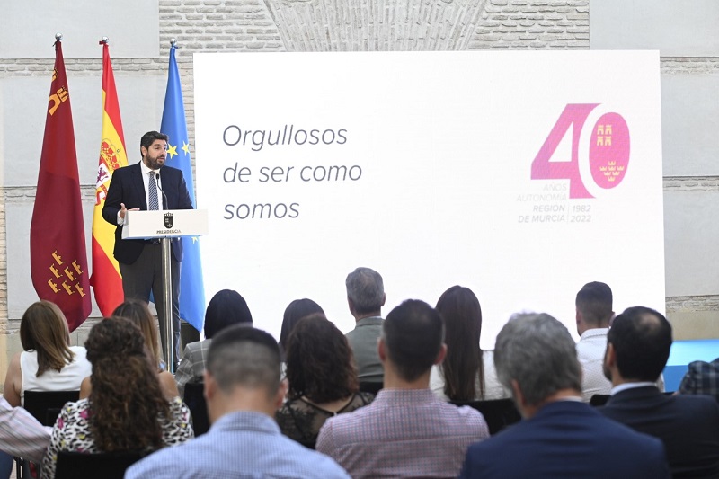 López Miras presenta las actividades por el 40 aniversario del Estatuto de Autonomía e invita a celebrar “el orgullo de ser como somos”
