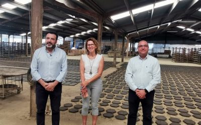 El Alcalde de Cehegin visita la empresa cerámica Sebastián Pérez S.L,  dentro de la política de poner en valor y visibilizar a las empresas del municipio