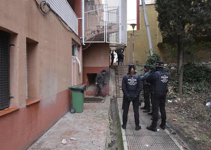 Policía Local de Caravaca y Guardia Civil realizan un operativo contra el fraude en el suministro eléctrico y de agua dentro de las medidas contra la ocupación ilegal de viviendas