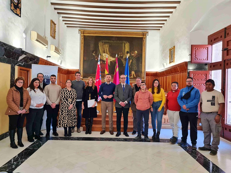 El Ayuntamiento de Caravaca y la Comunidad Autónoma facilitan la primera experiencia laboral a ocho jóvenes titulados
