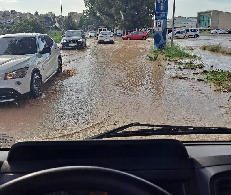 Inundación de la autovía RM 15 a su paso por Cehegín.