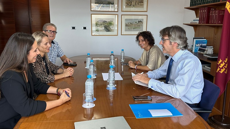 La Alcaldesa de Cehegín se reúne con el Consejero de Hacienda