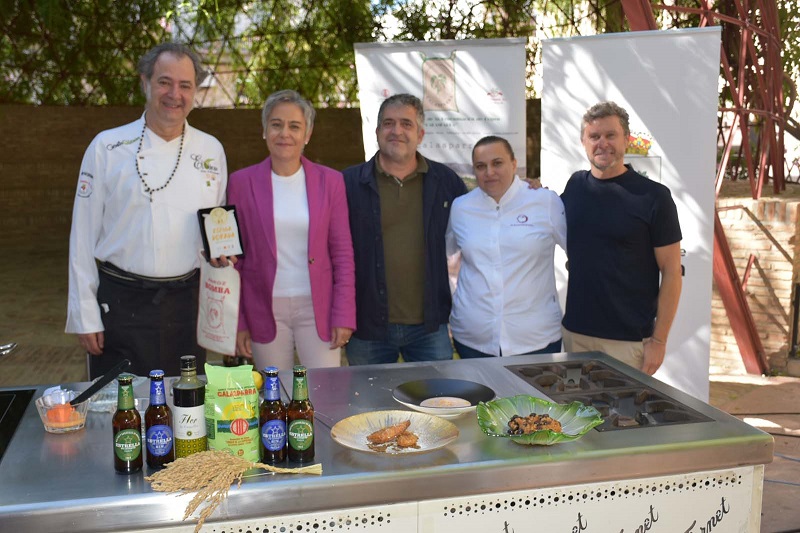 Firo Vázquez, chef y gerente del restaurante “El Olivar”, participó en las terceras Jornadas Gastronómicas del Arroz de Calasparra con un magnífico showcooking elaborando tres platos con los “Gastropaisajes” como protagonistas