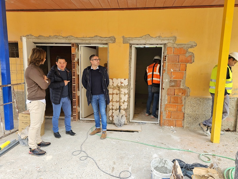 El Ayuntamiento de Caravaca reforma los aseos de los colegios Basilio Sáez y San Francisco con un presupuesto de 90.000 euros