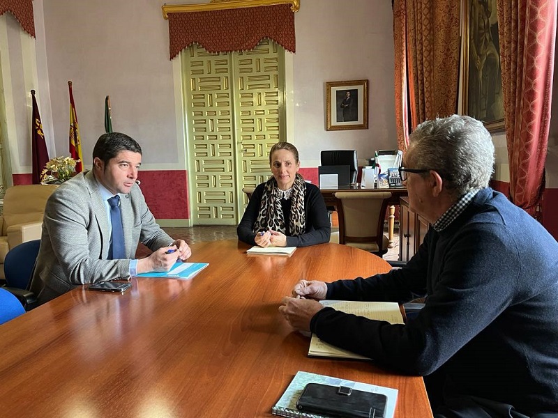 La Alcaldesa de Cehegín se reúne con el  Director de Formación Profesional para fortalecer la Educación Local