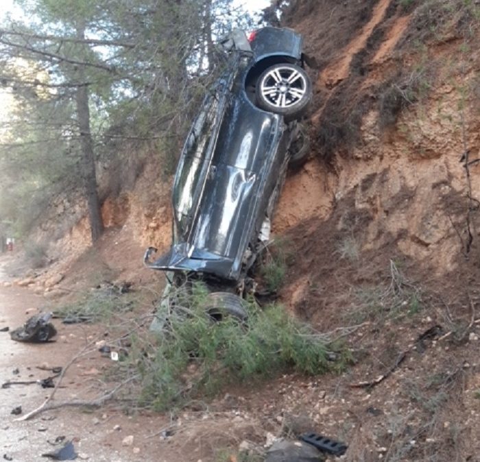 Dos heridos al caer su coche por un terraplén a la vía verde de Cehegín