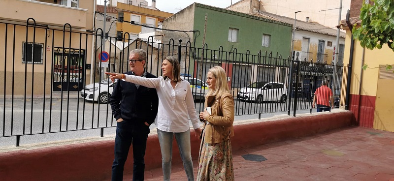 El Ayuntamiento mejora el entorno escolar en el CEIP «Virgen de las Maravillas» con la renovación del patio de infantil