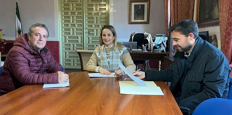 El Ayuntamiento de Cehegín renueva su compromiso con el Club Taurino mediante un convenio de uso de un local de la Plaza de Toros donde está instalada su sede.