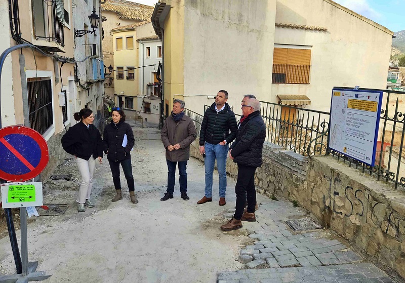 En marcha las obras de creación de una nueva red de evacuación de aguas pluviales para la explanada del Castillo y el Barrio Medieval