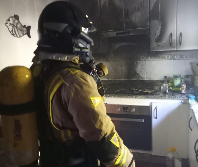 Sofocan el incendio originado en la cocina de una vivienda de Caravaca de la Cruz