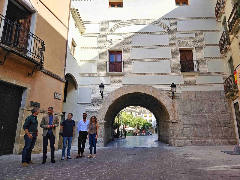 El Ayuntamiento de Caravaca recupera la fachada barroca trasera del edificio consistorial oculta durante décadas