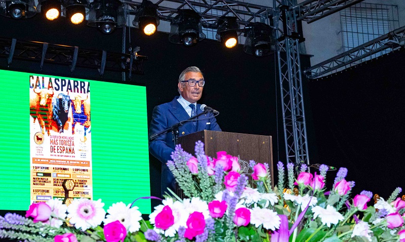 El ganadero D. Tomás Prieto de la Cal inaugura la Feria Taurina del Arroz de Calasparra con un memorable e inspirador pregón taurino