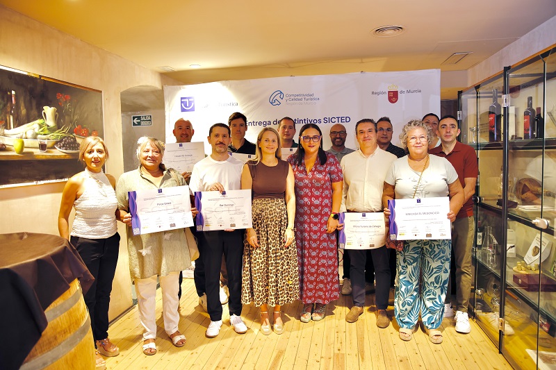 Once empresas y servicios turísticos de Cehegín reciben distintivos SICTED por su compromiso con la calidad