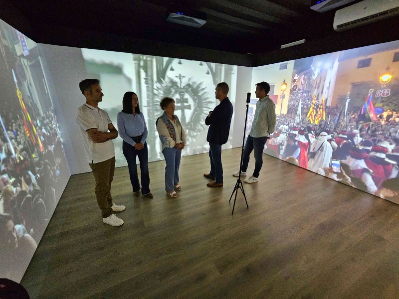 El Museo de la Fiesta de Caravaca estrena una sala inmersiva que muestra el origen y evolución de las Fiestas de la Cruz