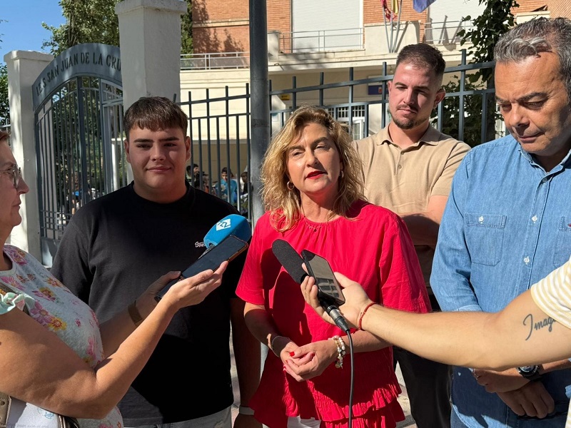 PSOE advierte de golpes de calor en profesores y niños y acusa a López Miras de «maltratar a la comunidad educativa»