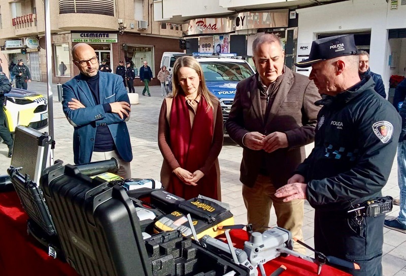 La Comunidad financia un nuevo vehículo policial para reforzar la seguridad en zonas rurales de Cehegín