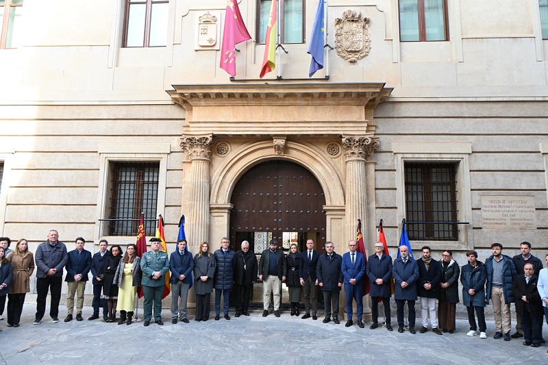 López Miras traslada “el apoyo, el cariño y la solidaridad de toda la Región de Murcia” a los familiares de las víctimas del accidente de Adamuz