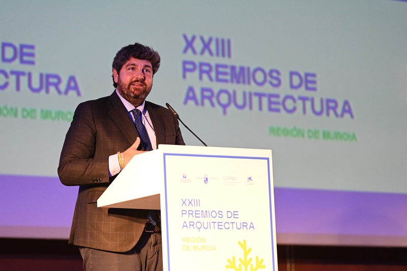 López Miras subraya el “papel estratégico” de la arquitectura para “el desarrollo de la Región de Murcia y la mejora de la calidad de vida”