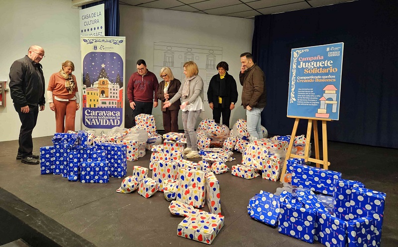 Más de 200 familias participan en la campaña del juguete solidario del Ayuntamiento de Caravaca