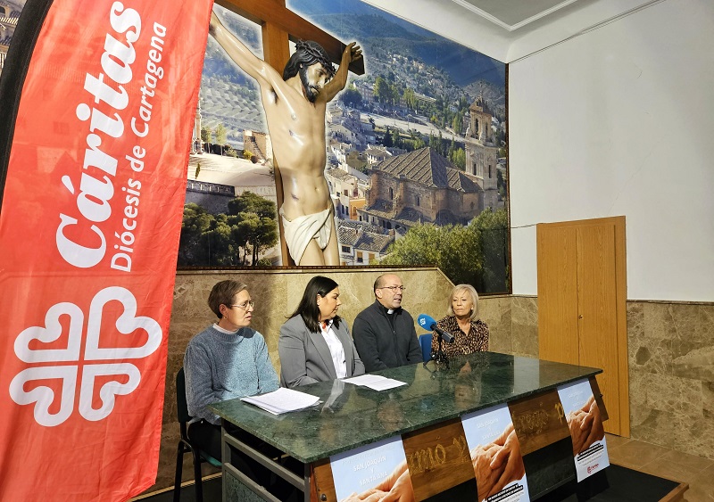 Cáritas inicia en Caravaca un programa de acompañamiento a personas mayores para combatir la soledad no deseada