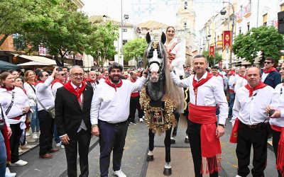 López Miras señala que la Región de Murcia es “la capital del mundo” con las fiestas en honor a la Santísima y Vera Cruz